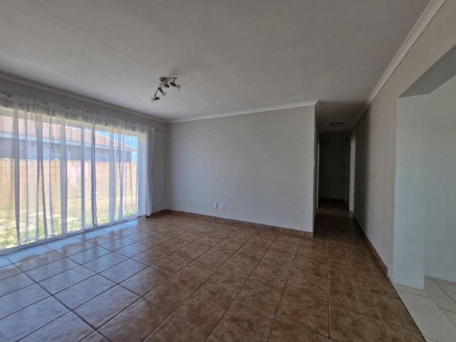 To Let 3 Bedroom Property for Rent in Parsonsvlei Eastern Cape